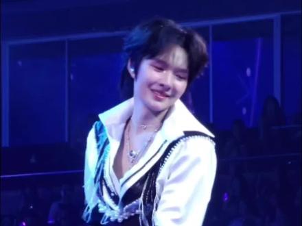 很命苦的《短裙》直拍
平儿扭的很好,但是下次演唱会不许再有那么多伴舞了,我真是被挡得没脾气了#直拍 #namping #灵魂重生 #演唱会