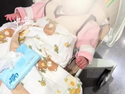 宁波女婴小洛熙手术后离世,父母遭受网络暴力,甚至还“有陌生人出现在家附近”