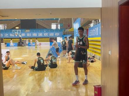 打破质疑!@冯傲@篮球 U19加油~
#全国u19青年篮球联赛
#全国青少年U系列篮球联赛
