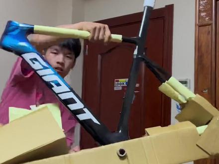 国产天花板
还得是大G
唯一一款能让我提起兴趣的全能战车 捷安特 propel sl