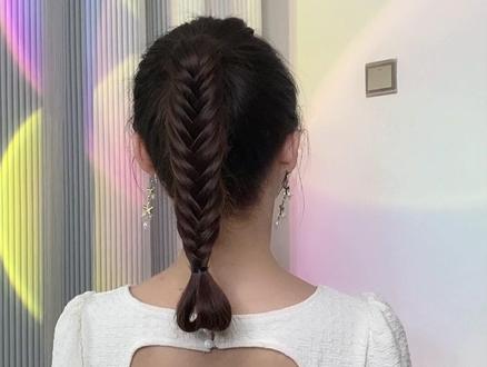 三款都是很简单的
#编发教程 #马尾编发 #高马尾 #扎发教程 #发型教程