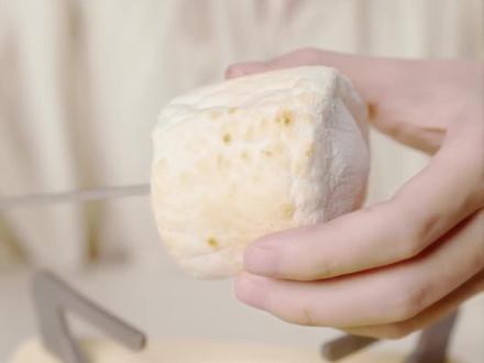 沉浸式…烤棉花糖脱壳挑战!如果你愿意一层一层一层的剥开我的心 #自制烤棉花糖 #沉浸式吃零食