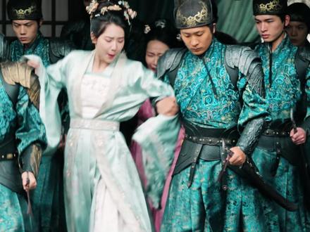 无辜女孩最终因为前辈们的贪念,沦为了花肥 #逍遥 #热播新剧