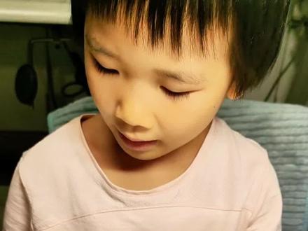 娃的第16个拼豆,今天给粉丝拼小企鹅#萌贝像素画板 #拼豆 #拼豆图纸 #幼儿园手工 #拼豆日常