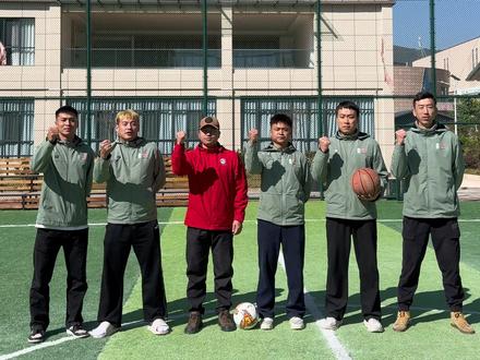 冠军送祝福,排面拉满!🏆
“边境幸福村3v3”冠军队——保山市代表队
为家乡赛事“滇超”和“村BA”云南省总决赛打Call啦!
#村BA #边境幸福村3v3 #保山篮球#冠军送祝福 #滇超