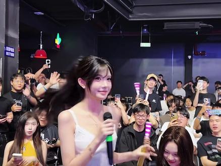 佳琪演唱会现场,有几个没录到😂见谅#粉丝互动现场 #陈佳琪演唱会 #粉丝互动live