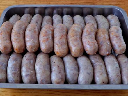 外面5块钱一根的脆皮烤肠,教你在家做,爆汁又Q弹,做法简单#抖音美食创作人