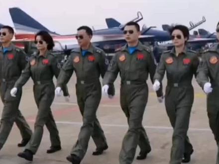 飞行员为什么全是军官级别的#我为祖国骄傲 #保家卫国 #军事
