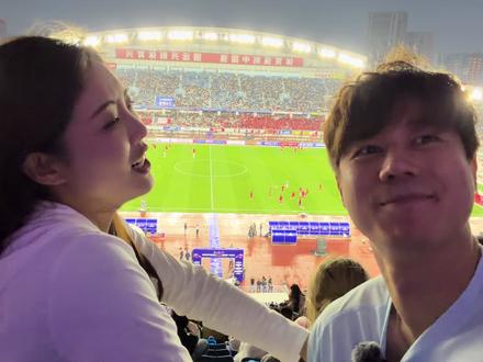 我的天啊!苏超就是顶级!#周深献唱苏超开幕式#我在现场看苏超开幕式#2026苏超开赛#常州vs南通#人生中第一场演唱会是苏超给的