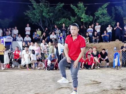 可可十一摔跤开始啦😂#现场实拍 #比赛现场 #精彩片段 #看一遍笑一遍