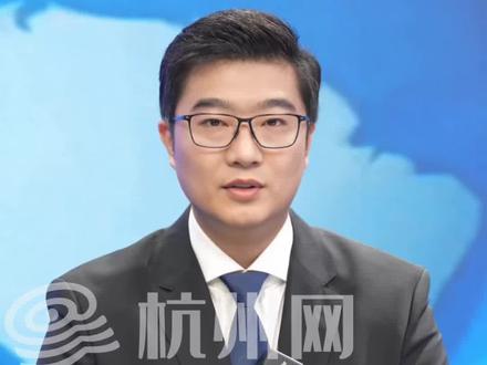 毕业生写恋爱小说《星轨》涉及师生真名,南宁教育局介入核查。#星轨#早恋