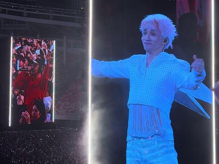 我可以陪你去流浪,点歌合唱环节#演唱会打卡 #薛之谦万兽之王 #薛之谦点歌 #薛之谦