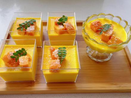 有手就会做的芒果奶冻,冰冰凉凉奶香浓郁,小朋友非常喜欢#芒果奶冻