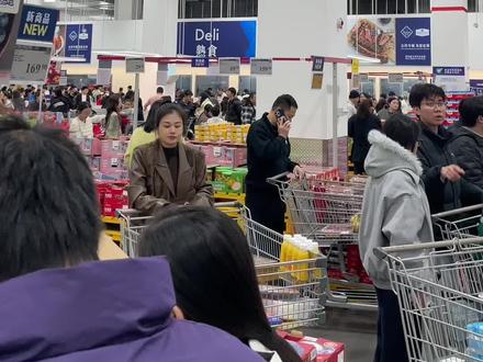 山姆人满为患,传统商超冷冷清清,问题出在哪?#食品安全#山姆#山姆会员店 #山姆超市 #年货