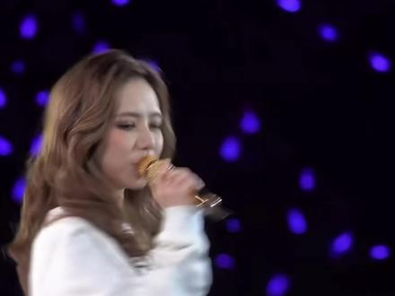 两个你(粤语版) | 典藏级演唱会直拍I G.E.M.邓紫棋 |IAM GLORIA世界巡回演唱会2.0现场
#邓紫棋 #邓紫棋演唱会 #邓紫棋广州跨年演唱会 #翊然紫露
【本期场次】
广东•广州
【拍摄时间】
2026年1月3日