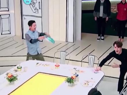 明星也爱追星,王嘉尔看见杨紫秒变“惊恐状”,何炅都被吓了一跳 #综艺 #王嘉尔 #杨紫