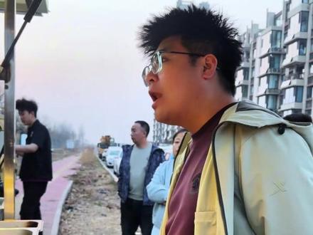 20岁在县城摆摊卖炒鸡,今天又是朝着梦想出发的一天,加油#炒鸡少年 #出摊日记 #摆摊创业 #地摊炒鸡