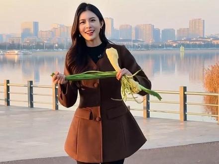 不敢带你回山东,怕你吃不惯煎饼卷大葱 #我饮酒点孤灯 #山东方言 #撒西不理哒呐 #山东女人 #喊麦