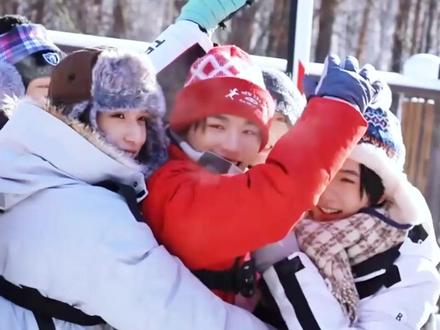 俄罗斯空气里到底有啥,真给我嗑美了#严浩翔#贺峻霖#翔霖#cp