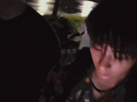 志龙:我怎么又在走了?#志龙798 #童锦程
