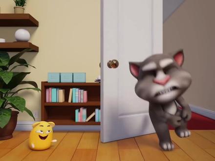 汤姆猫想要洗澡,结果泡沫堆满了整个房间,汤姆猫被吓坏了