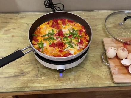 北秋做了一道菜,说一下米家这款电磁炉2吧
nfc功能能支持苹果也挺棒的
自动的温度控制根据菜谱实时更新
99档火力调节
双环加热真的还不错邀请你来尝尝味道🤣