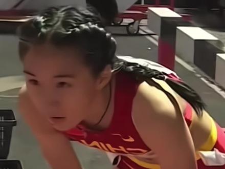 #陈妤颉
小孩姐国家成人接力队首秀