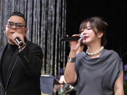 迪士尼经典曲目《A whole new world》 开口就知道有没有!#dreamlamp乐队 暖暖&贾卿卿 #婚礼 #乐队现场 #迪士尼 #婚礼歌单