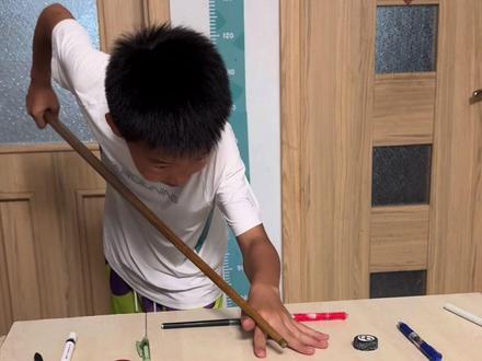 果子哥自制台球桌
#自制玩具 #打台球 #爸爸带娃