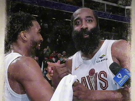 《哈登惊艳的完成了骑士生涯首秀,米切尔开心的合不拢嘴!!!》#哈登#米切尔#骑士队#dou来nba