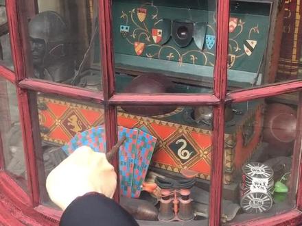 赫敏教的咒语LeviOsa,你学会了么? #赫敏 #哈利波特 #漂浮咒 @抖音小助手