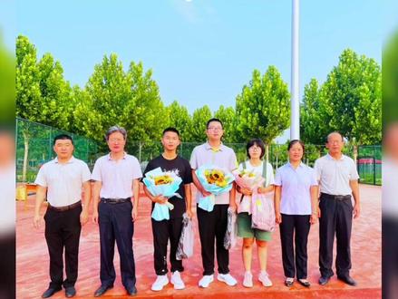 今年齐河高考状元、榜眼、探花都是鼎新学子,第四名于传峰同学也是我们鼎新中学的骄傲。#我为我的学校打call #加油少年未来可期 #前程似锦未来可期