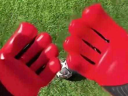 门将靠粘性手套接球,赛前重涂保粘性 #科普#涨知识