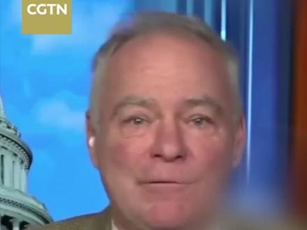 美议员称拦截油轮是战争前奏 #美国 近期对#委内瑞拉 施压加码。12月21日,美方又在委内瑞拉附近海域追截一艘油轮。这是不到两周时间里,美国为施压委内瑞拉而实施拦截的第三艘油轮。这一连串拦截油轮的行径引发美国两党多名议员批评。共和党籍联邦参议员兰德·保罗称这是“挑衅”“战争的前奏”。民主党籍联邦参议员蒂姆·凯恩则对特朗普政府的动机提出质疑:一开始说是打击毒品走私,之后又坦言是为颠覆委内瑞拉政权,特朗普又对媒体称是为了石油……实在让人摸不着头脑。