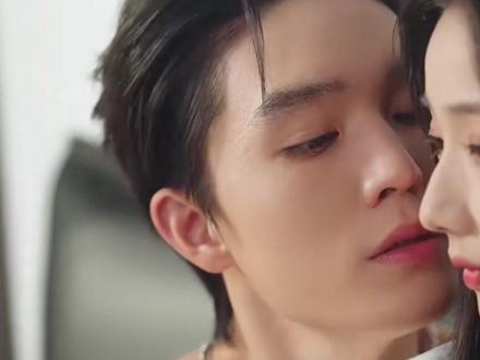 霸气宣言,你只能是我的! 梁思伟&杨殊予,最新路透,花絮 #梁思伟 #杨殊予 #花絮 #因为一个片段看了整部剧 #纵她入骨