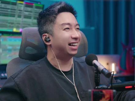 我寻思我晚饭也妹吃蘑菇呀?哈哈哈这个单依纯真的爱了! #单依纯 #纯妹妹 #这也能开播 #我与直播的2025 #抖音主播年终才艺大赏