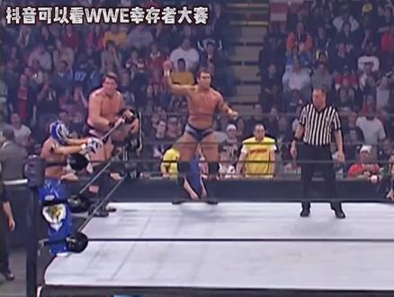 五对五淘汰赛,野兽巴蒂再遭锁喉抡重创,死神霸气回归! #来抖音看wwe直播