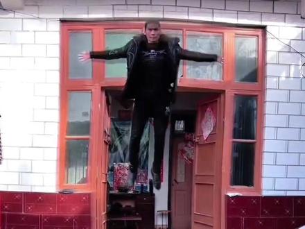 #剪映 人物震碎衣服飞天变装教程@DOU+小助手