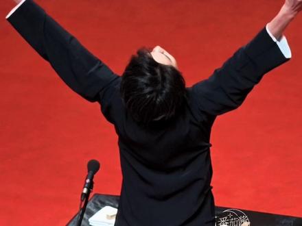 2025.12.11秦霄贤郭德纲《汾河湾》片段之小秦系头巾👳孩子未免也对自己下手太狠了🤣差点整yue 了 不过好可爱呀宝宝!!#秦霄贤 #秦霄贤纲丝节 #德云社秦霄贤