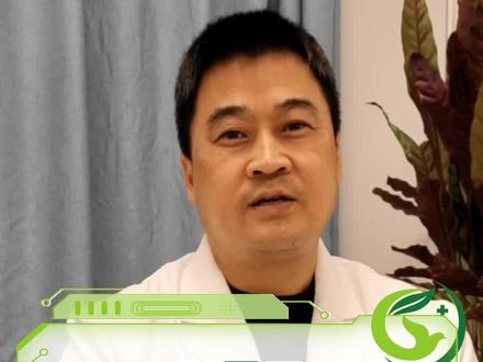 冬季,你可以不穿羽绒服,但是冰雪天气就怕滑倒摔跤#防滑鞋 #冰雪天气出行注意安全 #安全出行 #雪天路滑注意安全 #健康乳山