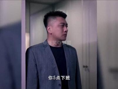 盘点那些尴尬名场面,美女射箭不小心崩到胸口,看着都疼
