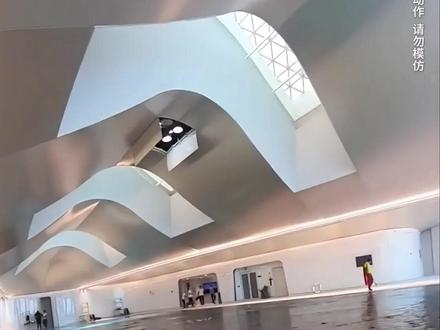 世界上最深的泳池你见过吗?#涨知识 #潜水 #迪拜 #世界之最