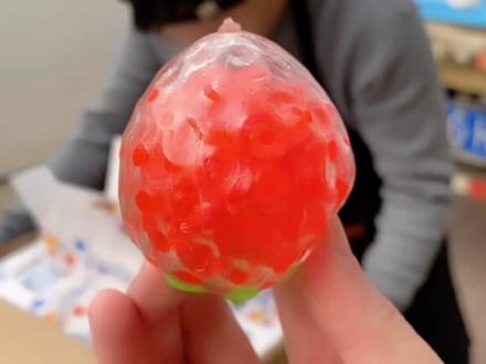 这个老酸奶酸酸甜甜拉丝能拉一米多长!好吃又好玩的!没吃过一定要试试哦