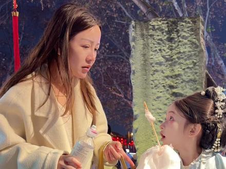 不是你让我洗的棉花糖嘛……#骗你生女儿 #萌娃搞笑日常 #妈妈带娃#人类幼崽迷惑行为大赏 #混血宝宝