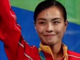 哈喽,大家好,我是吴敏霞,让各位久等了。抖音我来啦 #吴敏霞入驻抖音 #聚星计划