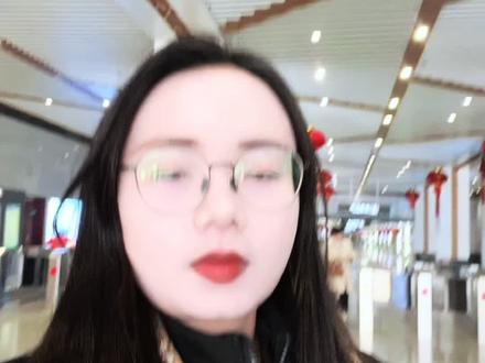 一天时间长沙到张家界游玩攻略,早上乘坐7:00左右从长沙出发到张家界的动车,动车2个小时,9点抵达张家界,游玩天门山淡季期间下午3到4点结束行程,游玩张家界国家森林公园下午6到7点结束行程!适合没太多假期的朋友!#张家界旅游攻略 #天门山 #张家界国家森林公园