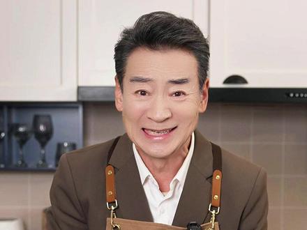幸福的日子就是:看着孩子们聚在一起开开心心的吃饭#炒挂面 #男人做饭 #寇振海 #互联网爷爷