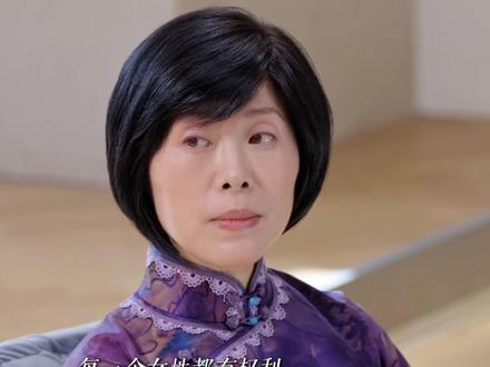 #她的房间 人生从不是为了迎合世俗定义而活,无关外物与标签,忠于自我,便是最好的回应。女性纪实访谈节目《她的房间》正片已上线,一起走进叶深的房间,听见她的声音。 #张越 #叶深 #半边天 #张越的房间