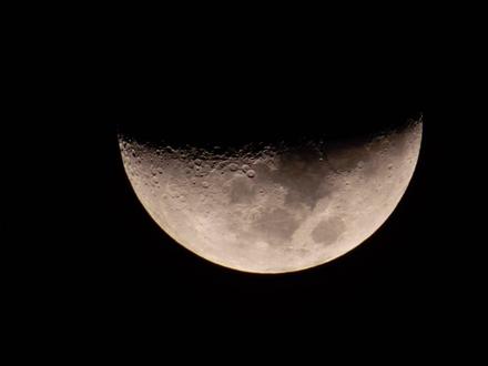 佳能sx50 hs 虽然是十年前的相机,但是它的焦段是真的厉害,广角 超长焦段都能玩。#摄影 #佳能 #月亮🌙