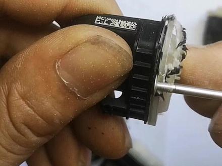 胎压传感器更换电池教程(1)#云锋车业首推#汽车保养与维修 #胎压传感器